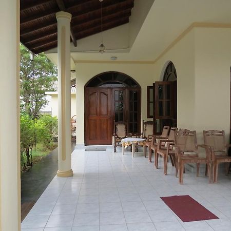 Bolonghes Homestay Негомбо Экстерьер фото